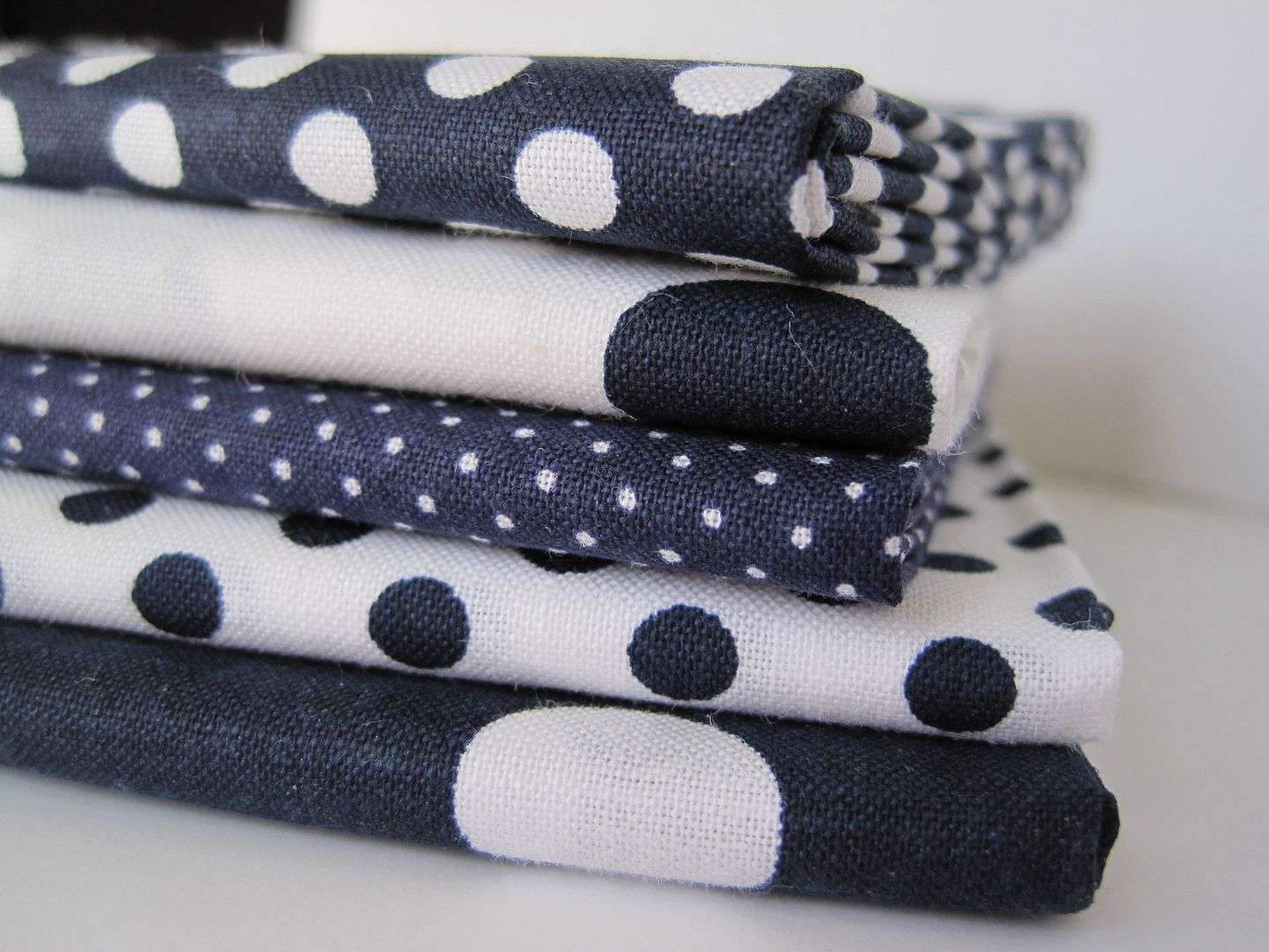 Turn one fat quarter into 5 yards of bias tape (full tutorial) She's